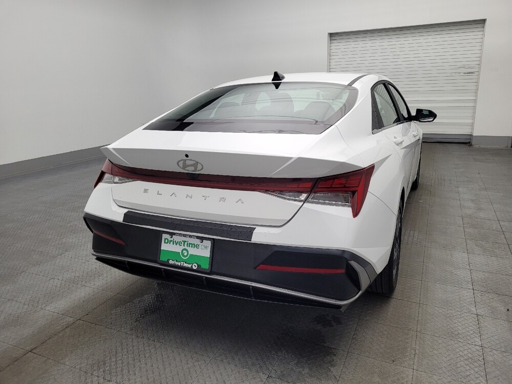 2025 Hyundai Elantra in Kissimmee, FL 34744 - 18108235 7
