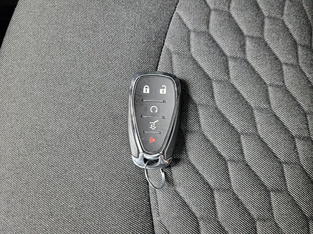 2020 Chevrolet Equinox in Allentown, PA 18103 - 18108243 32