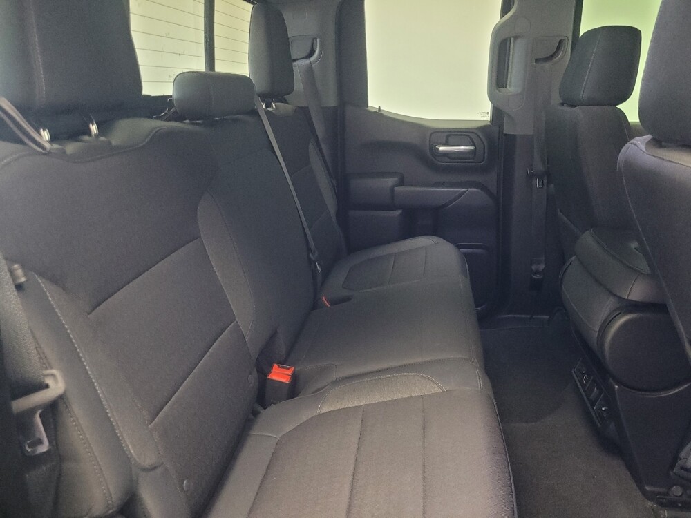 2019 Chevrolet Silverado 1500 in Indianapolis, IN 46219 - 18108249 19