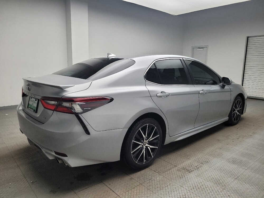 2022 Toyota Camry in Taylor, MI 48180 - 18108260 10