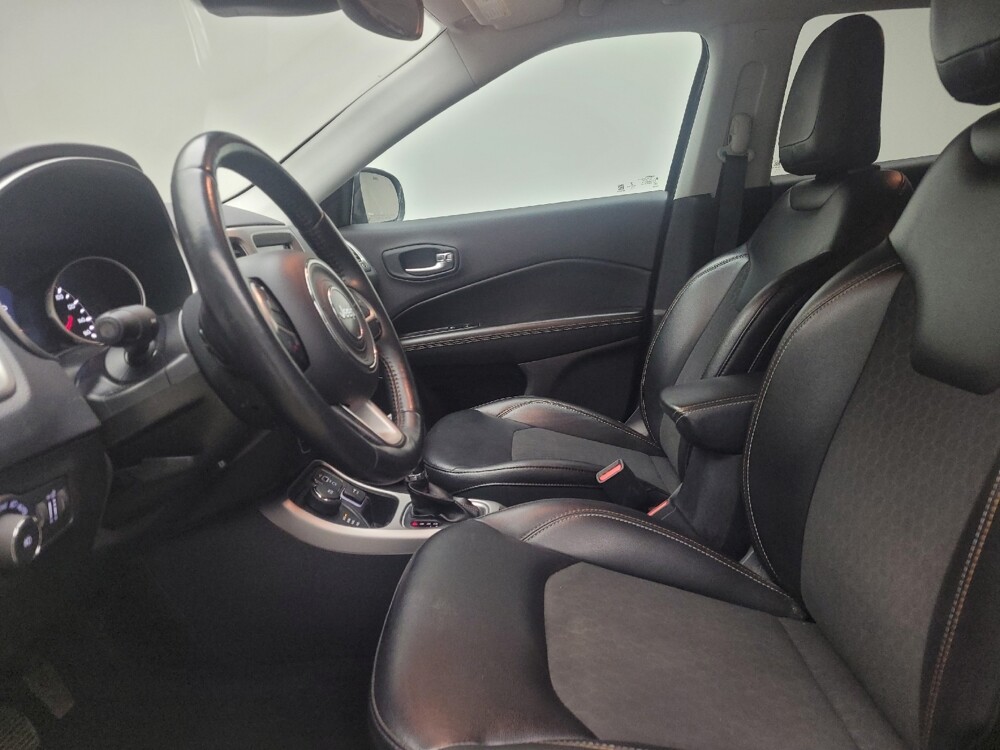 2018 Jeep Compass in Taylor, MI 48180 - 18108261 17