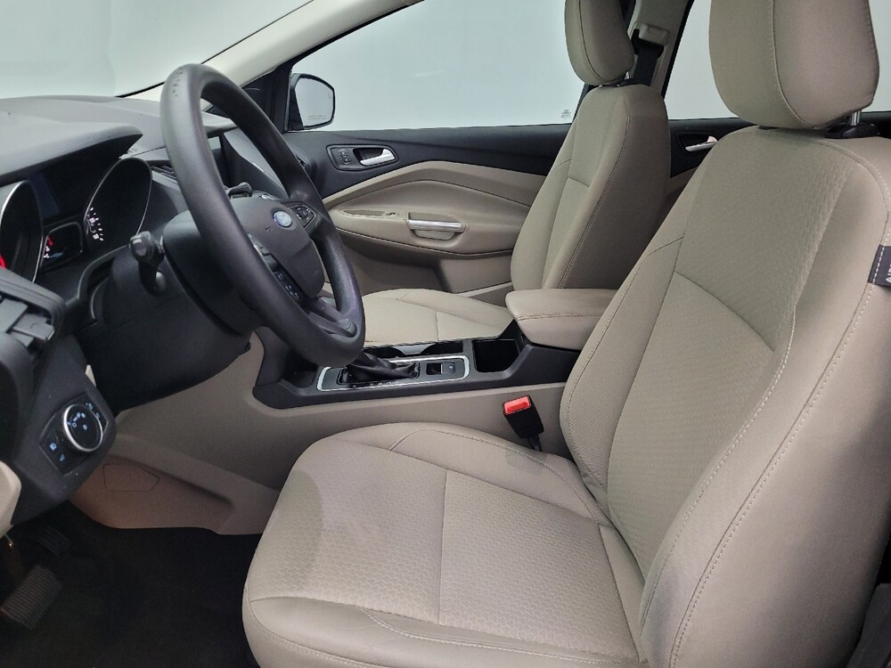 2019 Ford Escape in Jacksonville, FL 32210 - 18108263 17