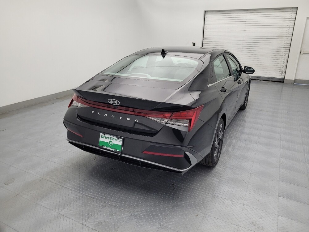 2025 Hyundai Elantra in Greenville, NC 27834 - 18108275 7