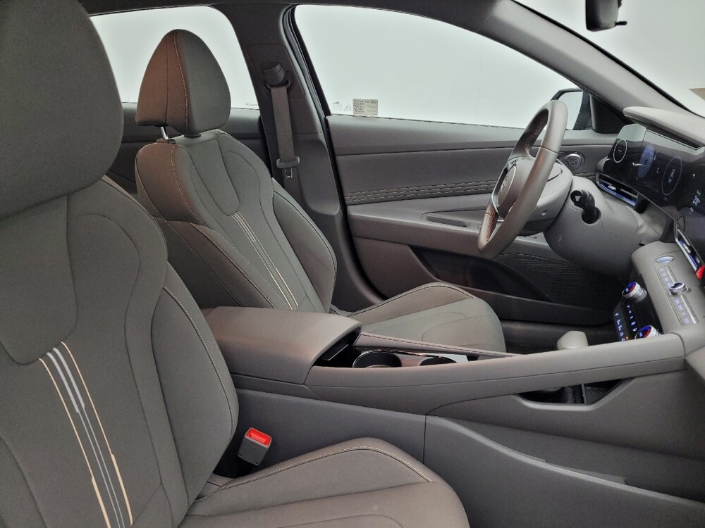 2025 Hyundai Elantra in Greenville, NC 27834 - 18108275 21