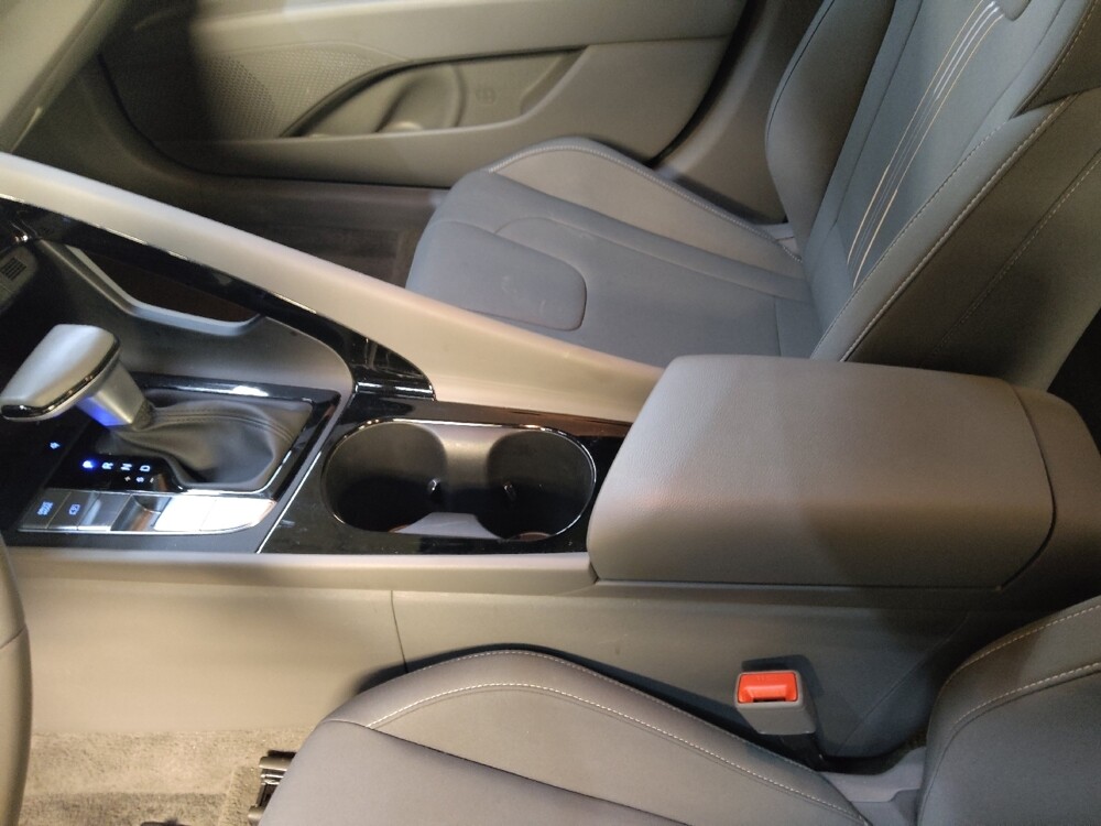 2025 Hyundai Elantra in Greenville, NC 27834 - 18108275 26