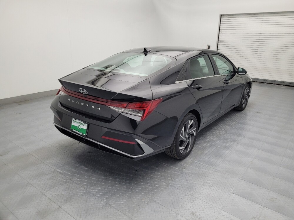 2025 Hyundai Elantra in Greenville, NC 27834 - 18108275 9