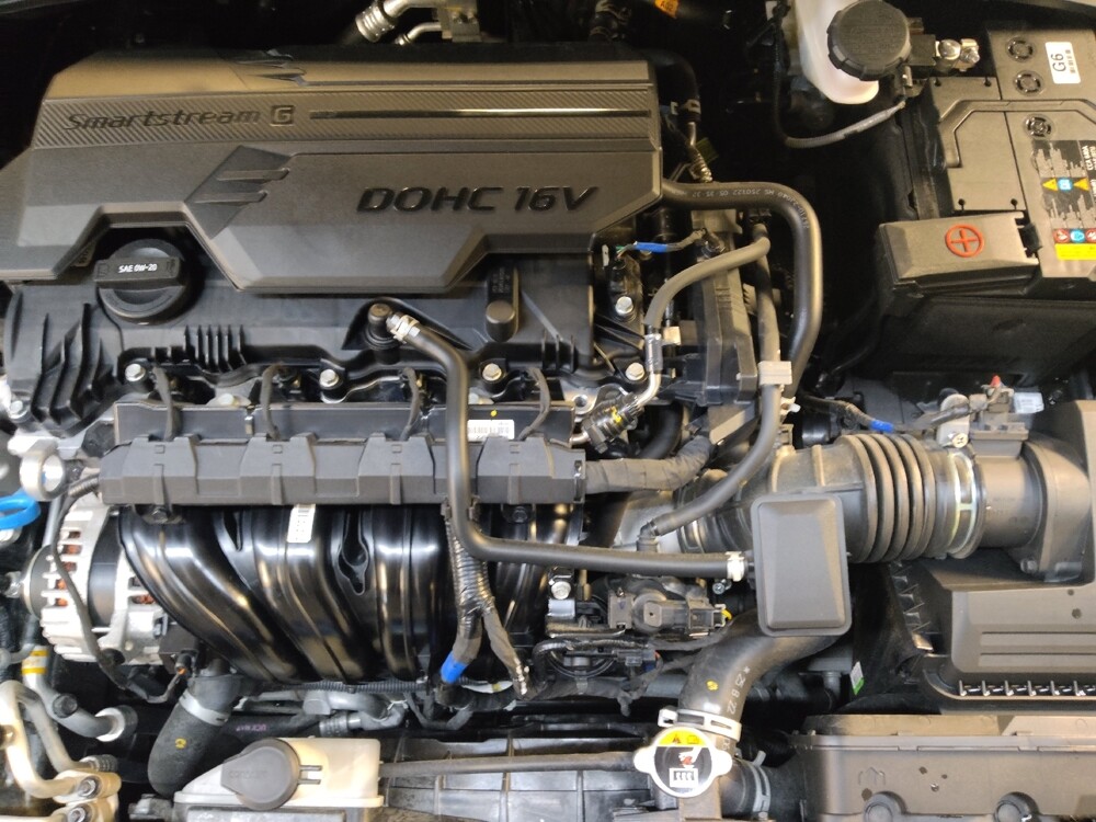 2025 Hyundai Elantra in Greenville, NC 27834 - 18108275 30