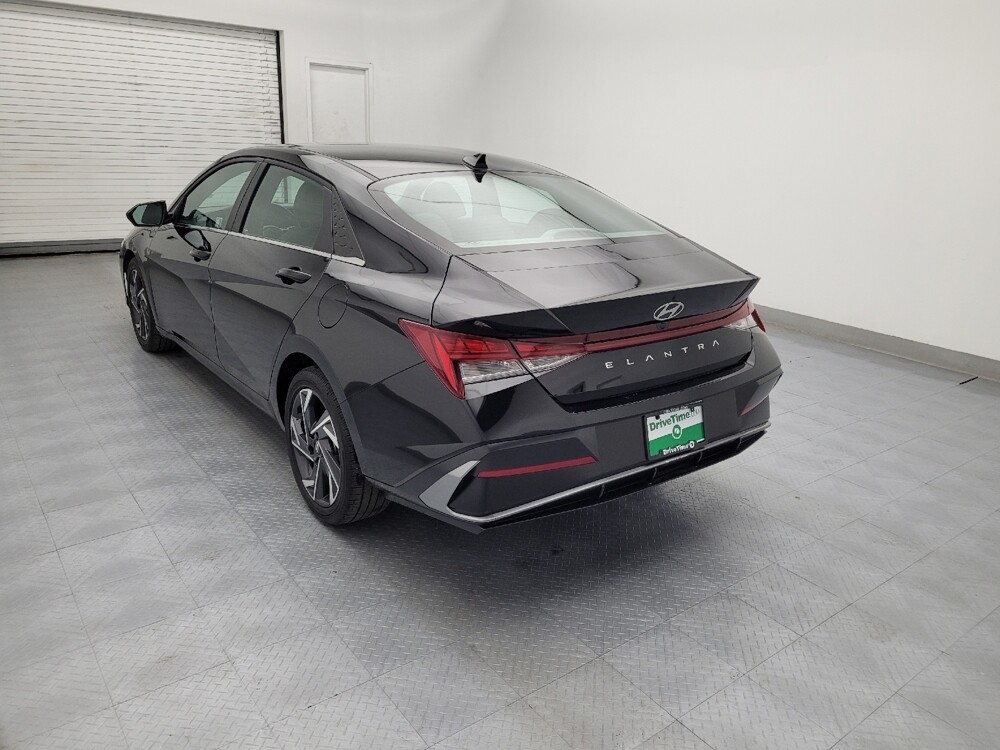 2025 Hyundai Elantra in Greenville, NC 27834 - 18108275 5