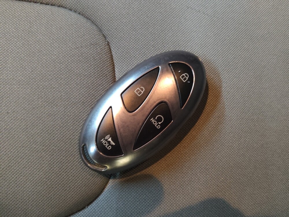 2025 Hyundai Elantra in Greenville, NC 27834 - 18108275 32