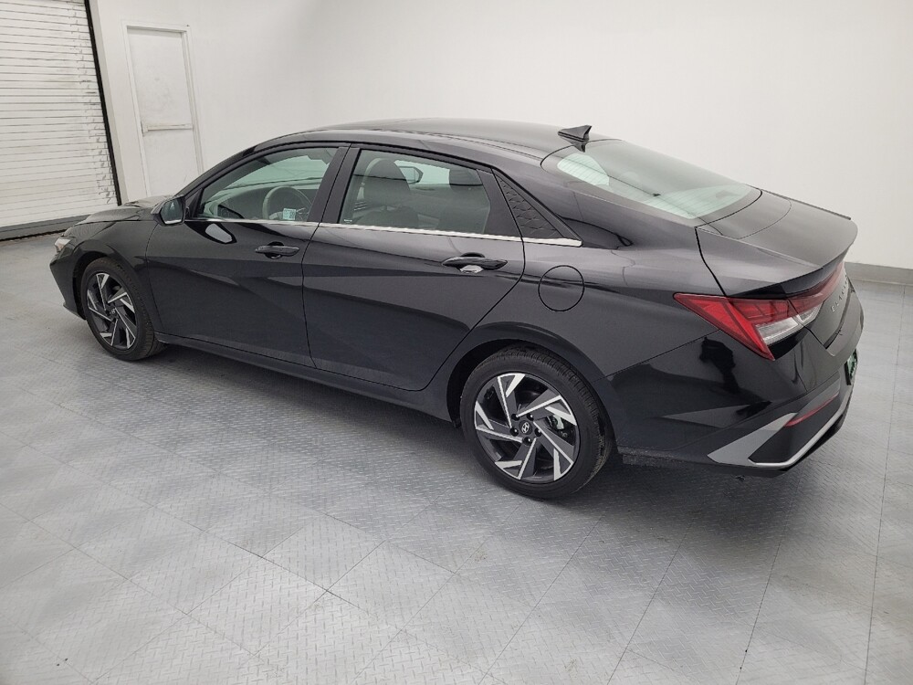 2025 Hyundai Elantra in Greenville, NC 27834 - 18108275 3