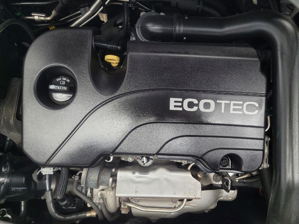 2018 Chevrolet Equinox in Indianapolis, IN 46219 - 18108277 30