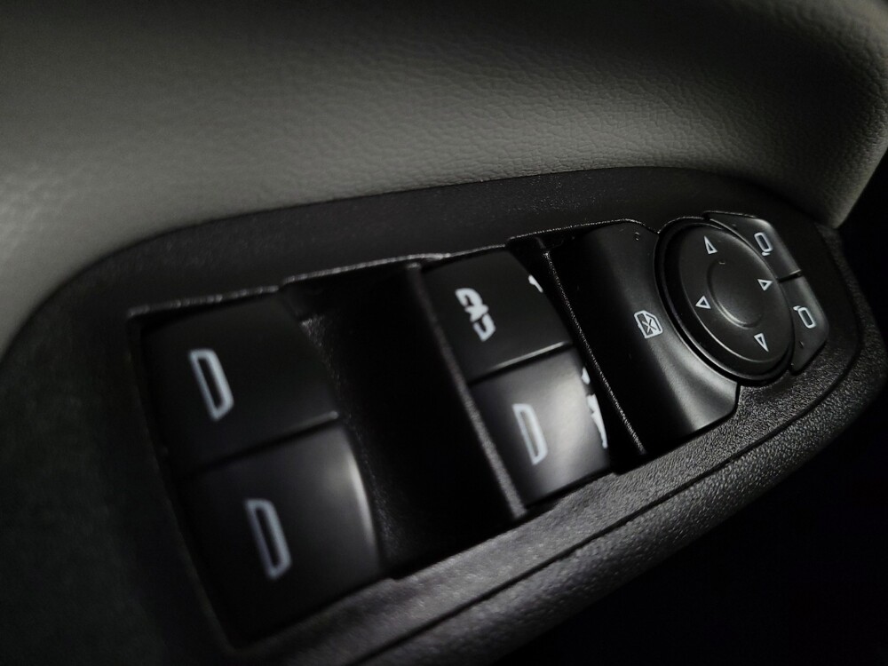 2020 Chevrolet Equinox in Las Vegas, NV 89104 - 18108329 27