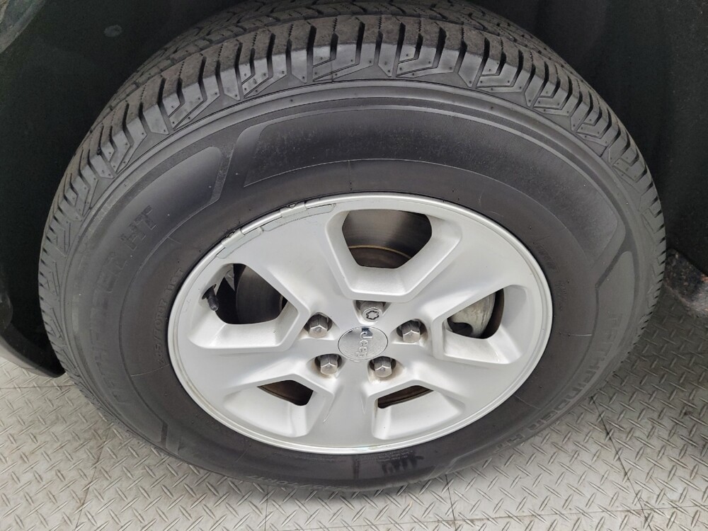 2017 Jeep Grand Cherokee in Las Vegas, NV 89104 - 18108330 31