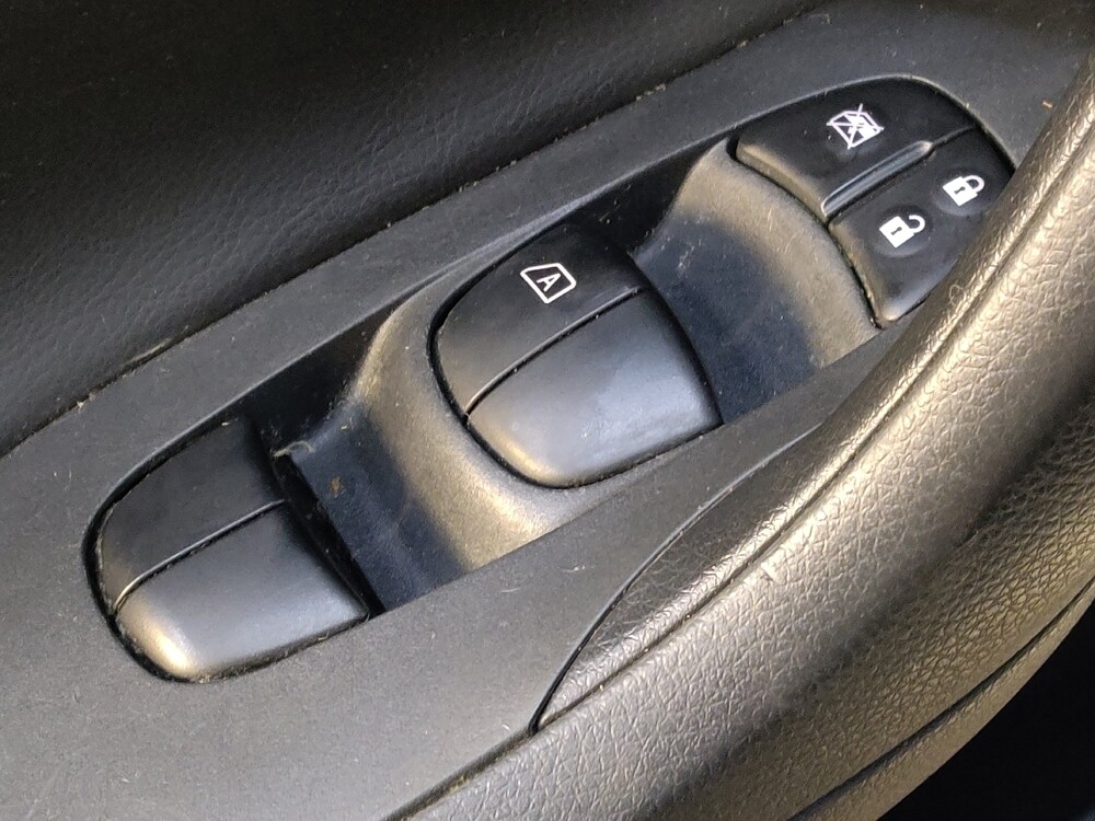 2017 Nissan Altima in Raleigh, NC 27604 - 18108331 27