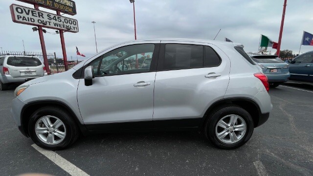 2021 Chevrolet Trax in Dallas, TX 75228 - 18108357 8