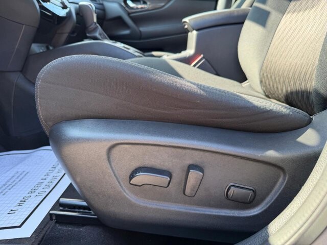 2018 Nissan Rogue in Baltimore, MD 21225 - 18108386 30