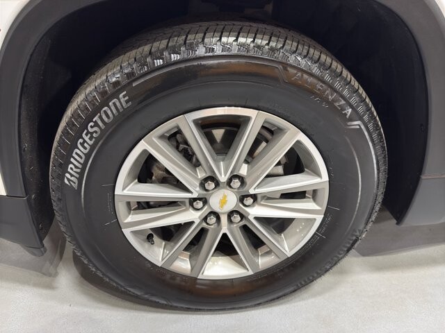 2023 Chevrolet Traverse in Burlington, WI 53105 - 18108409 9