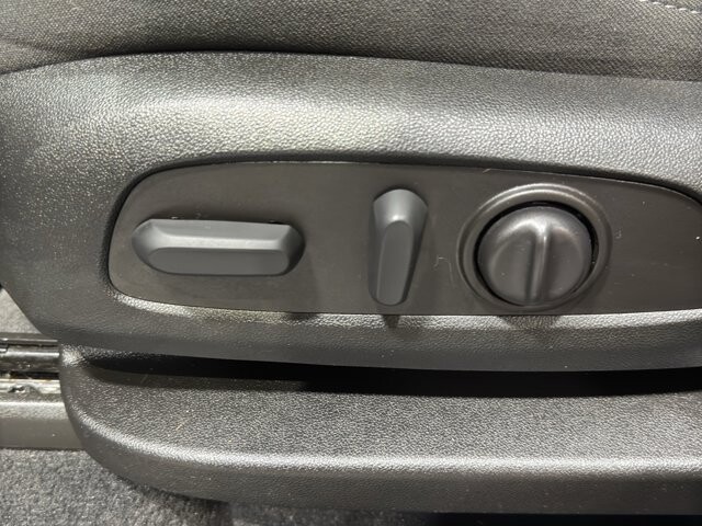 2023 Chevrolet Traverse in Burlington, WI 53105 - 18108409 15