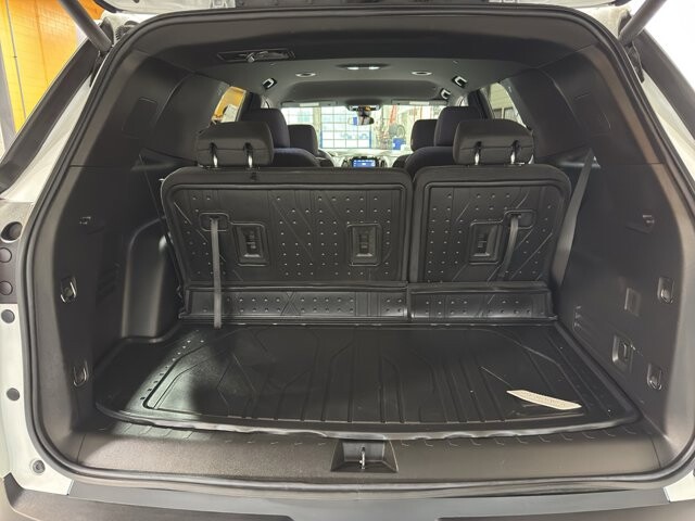 2023 Chevrolet Traverse in Burlington, WI 53105 - 18108409 20