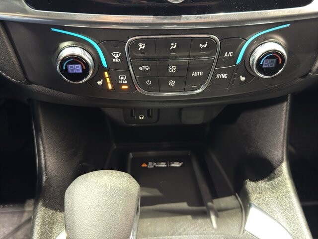 2023 Chevrolet Traverse in Burlington, WI 53105 - 18108409 30