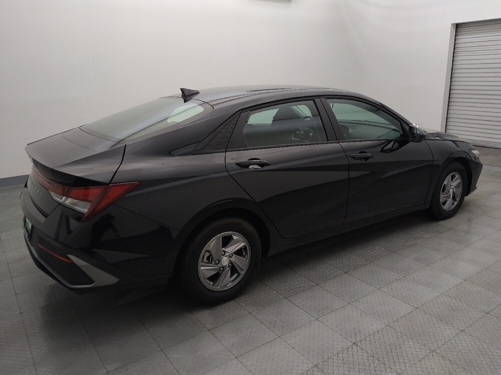 2025 Hyundai Elantra in Live Oak, TX 78233 - 18108415 10