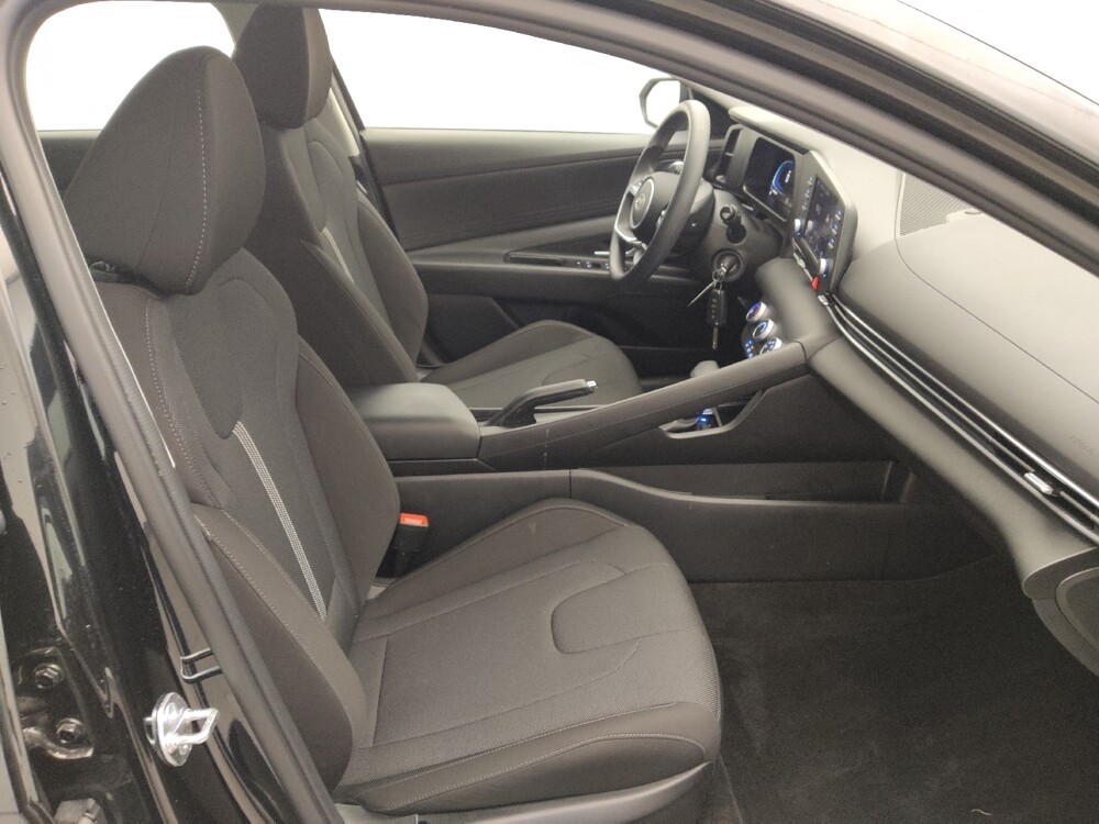 2025 Hyundai Elantra in Live Oak, TX 78233 - 18108415 21