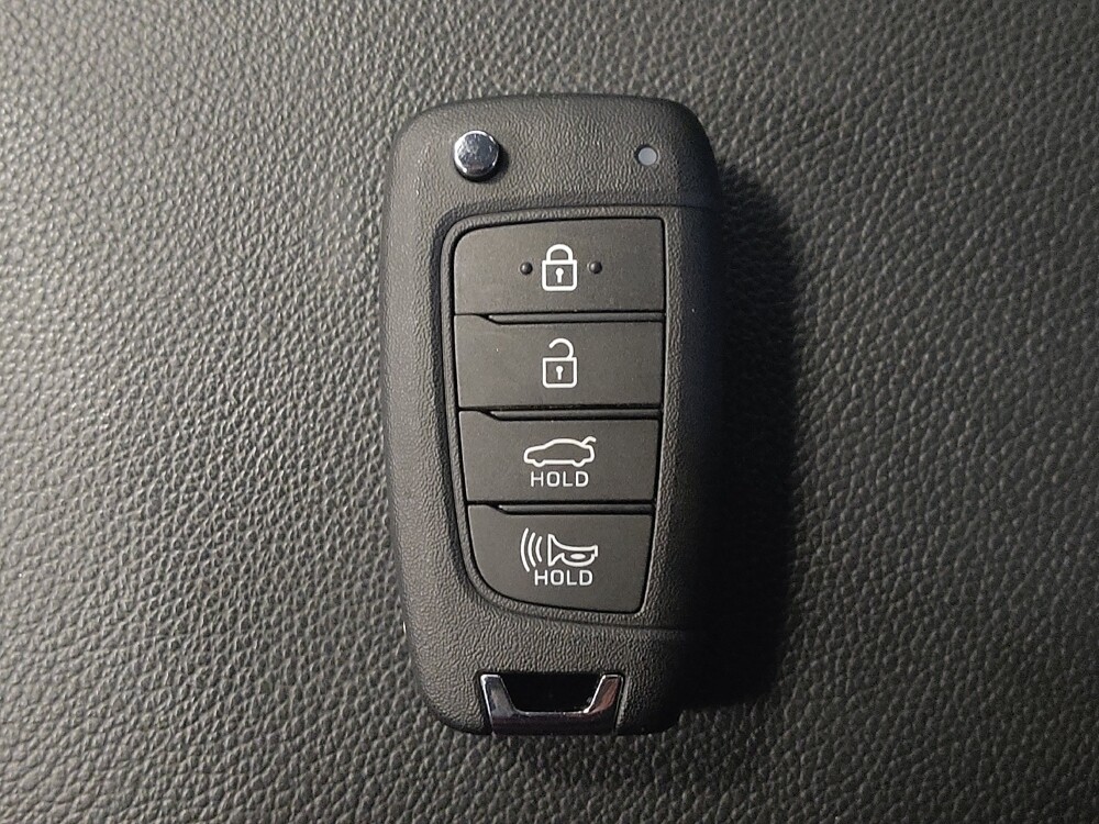 2025 Hyundai Elantra in Live Oak, TX 78233 - 18108415 32