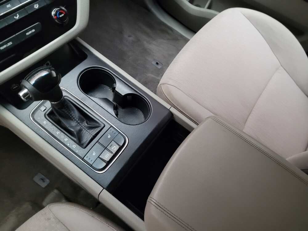 2016 Kia Sedona in Downey, CA 90241 - 18108418 26