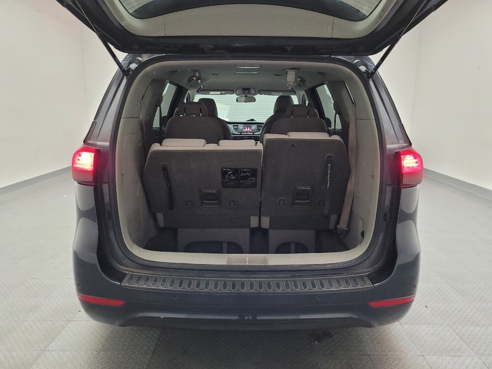 2016 Kia Sedona in Downey, CA 90241 - 18108418 29