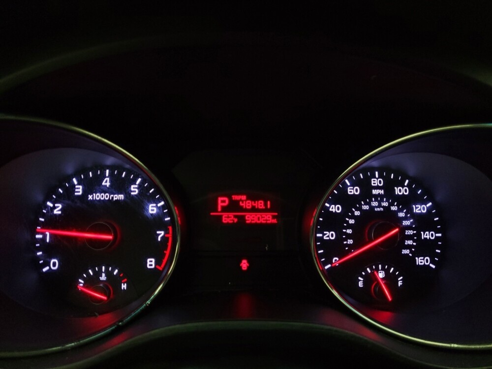 2016 Kia Sedona in Downey, CA 90241 - 18108418 23