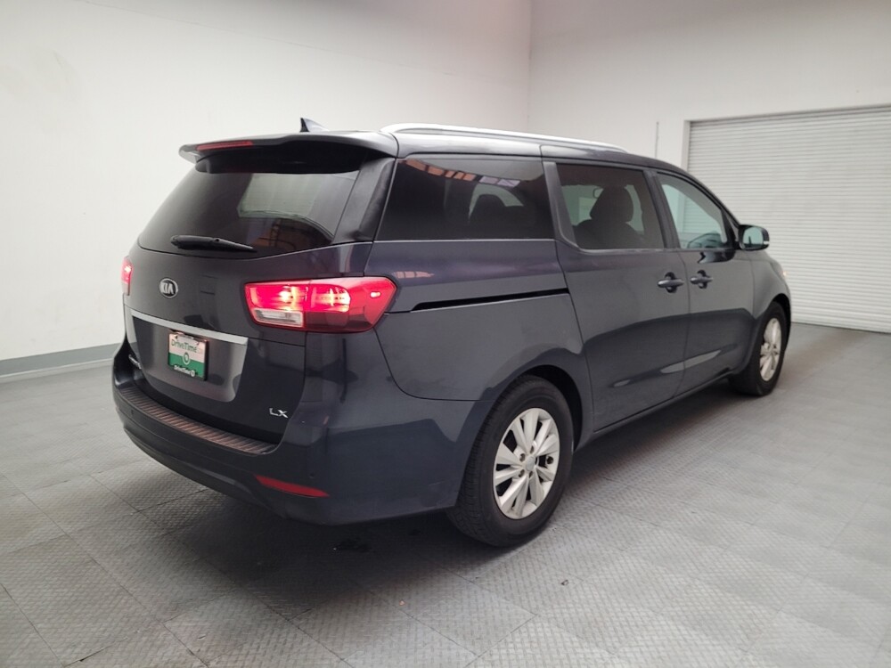 2016 Kia Sedona in Downey, CA 90241 - 18108418 9