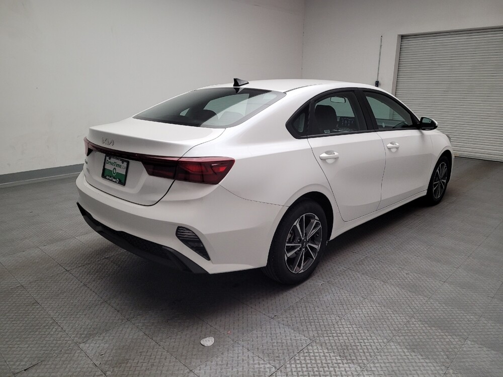 2024 Kia Forte in Riverside, CA 92504 - 18108419 9