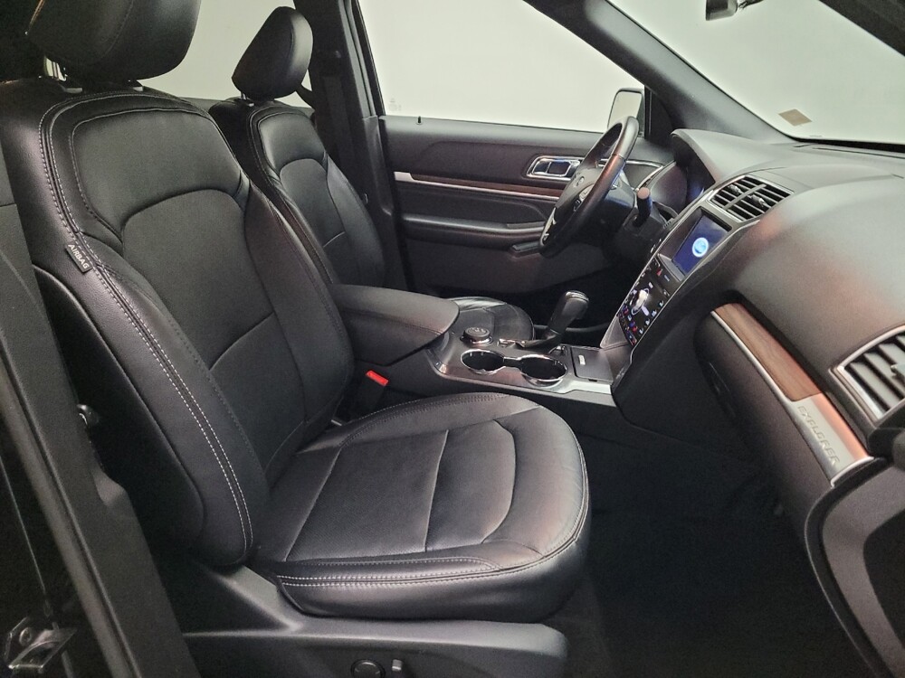 2019 Ford Explorer in Downey, CA 90241 - 18108422 21