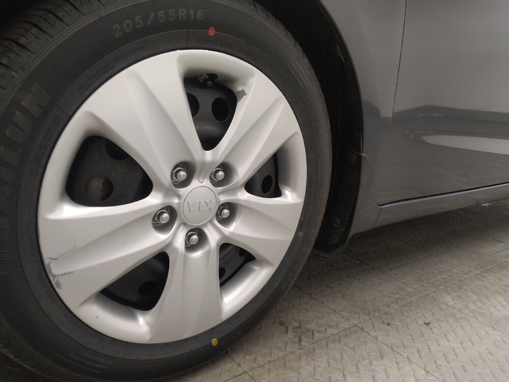 2016 Kia Forte in Salem, VA 24153 - 18108435 31