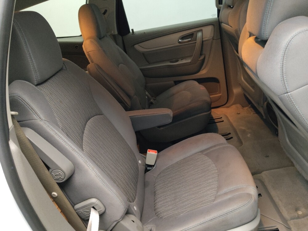 2017 Chevrolet Traverse in Knoxville, TN 37923 - 18108444 19