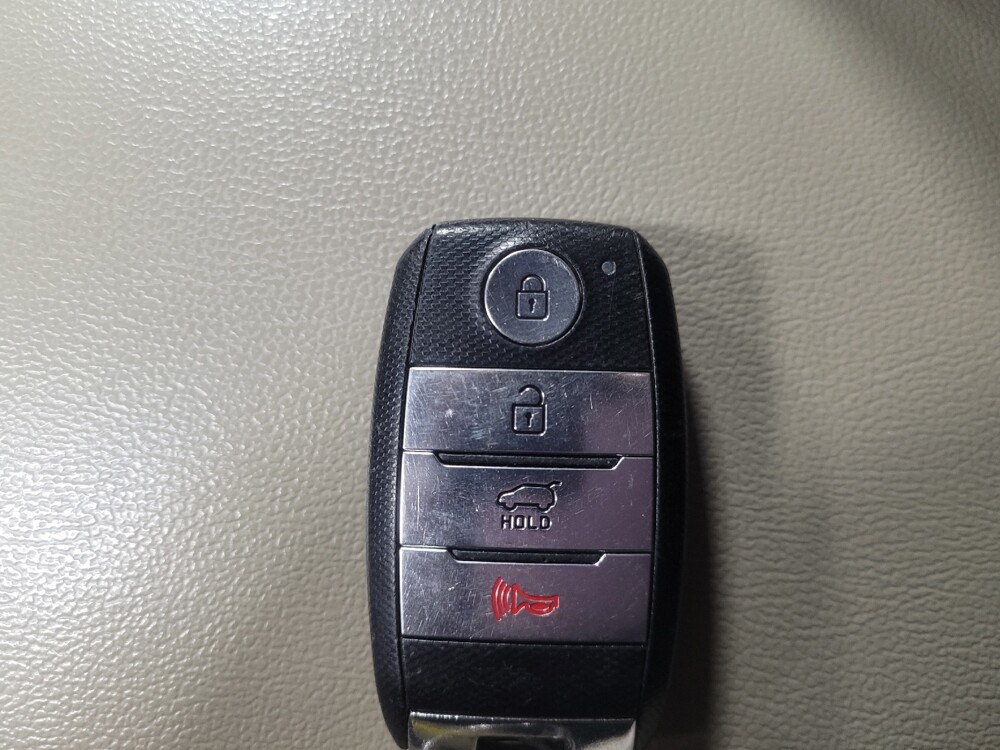 2018 Kia Sorento in Birmingham, AL 35215 - 18108447 32