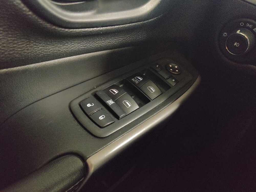 2019 Jeep Cherokee in Columbus, GA 31909 - 18108455 27