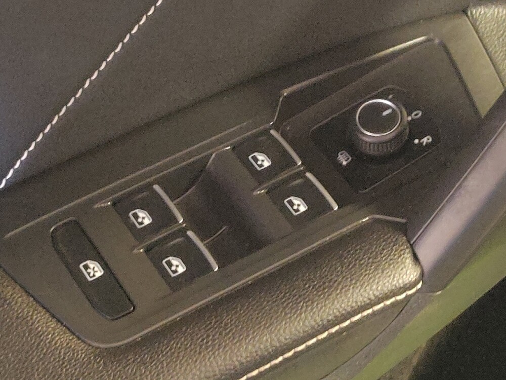 2022 Volkswagen Tiguan in Tampa, FL 33612 - 18108505 27