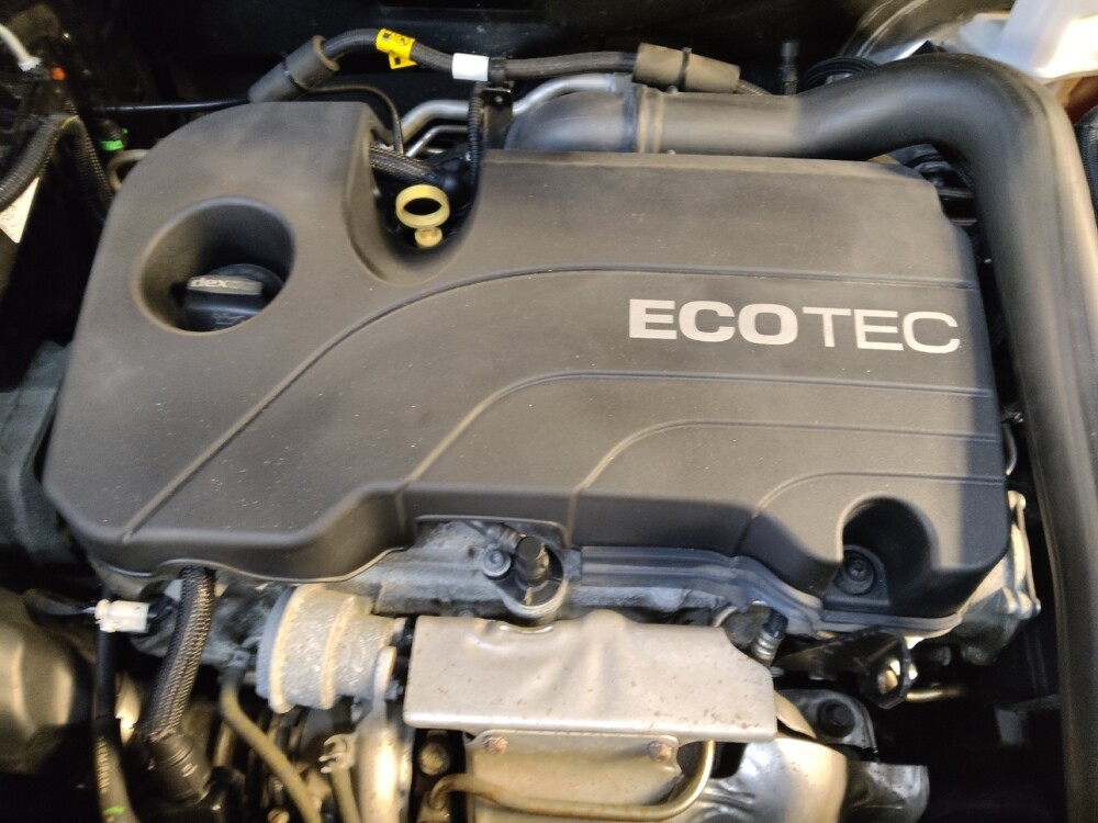 2020 Chevrolet Equinox in Greenville, SC 29607 - 18108538 30