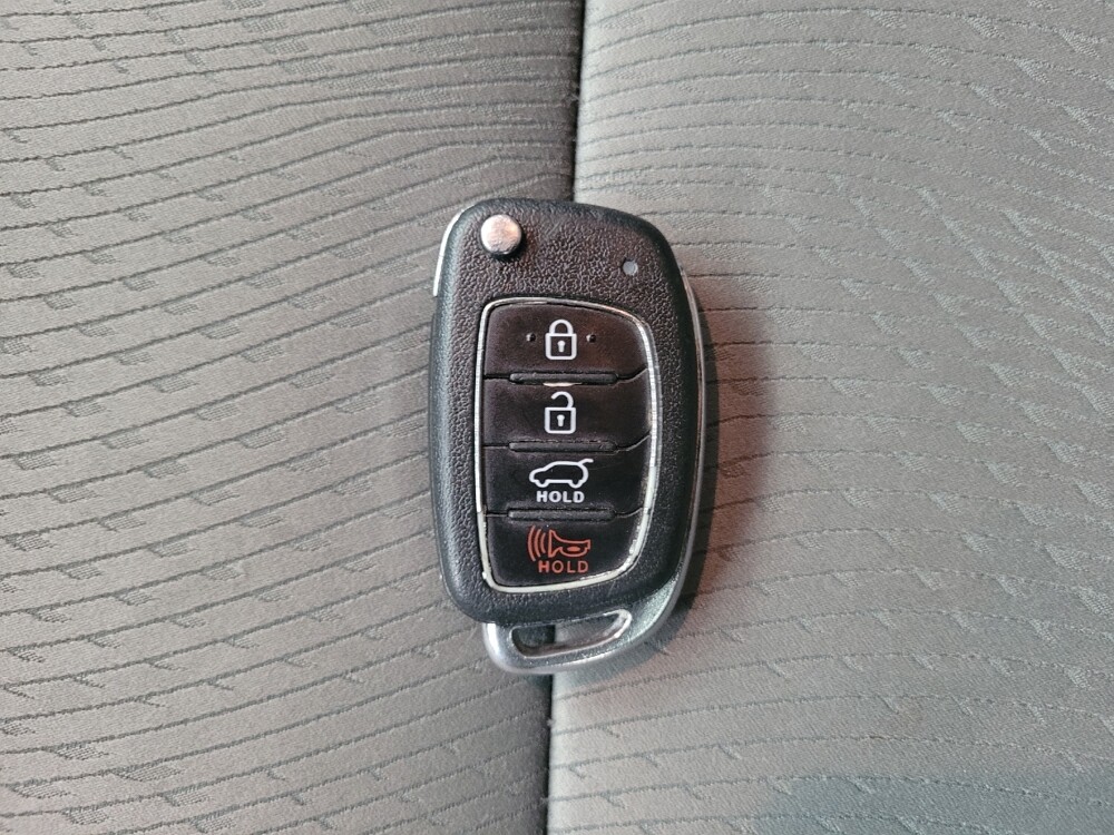 2017 Hyundai Santa Fe in Madison, TN 37115 - 18108562 32