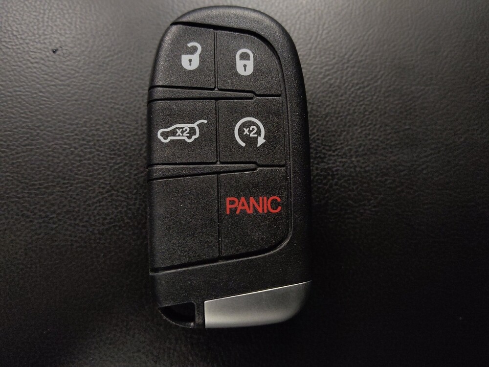 2019 Jeep Grand Cherokee in Houston, TX 77074 - 18108580 32