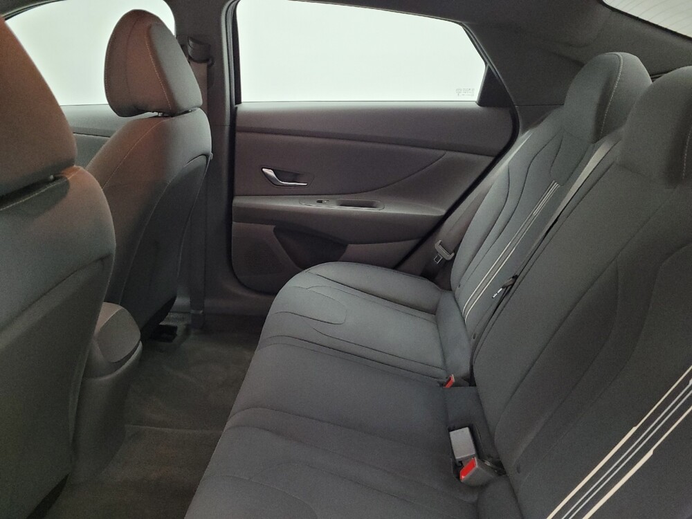 2021 Hyundai Elantra in Columbus, OH 43228 - 18108589 18