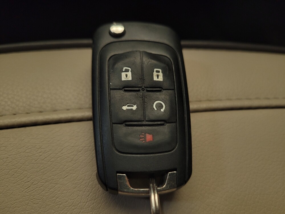 2013 Chevrolet Malibu in Lexington, KY 40509 - 18108591 32