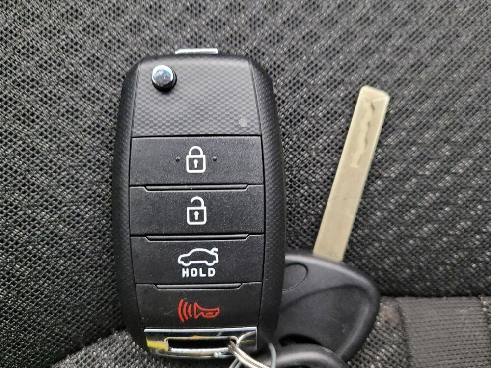 2018 Kia Optima in Columbus, OH 43231 - 18108595 32