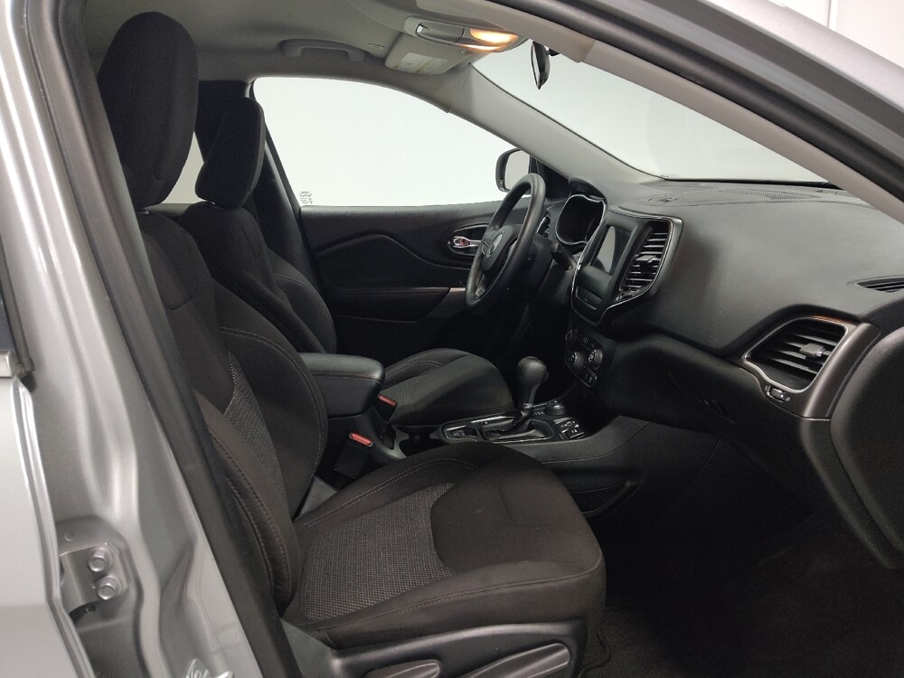 2019 Jeep Cherokee in Columbus, OH 43228 - 18108597 21