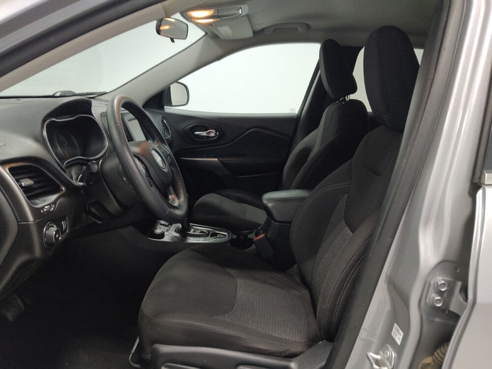 2019 Jeep Cherokee in Columbus, OH 43228 - 18108597 17