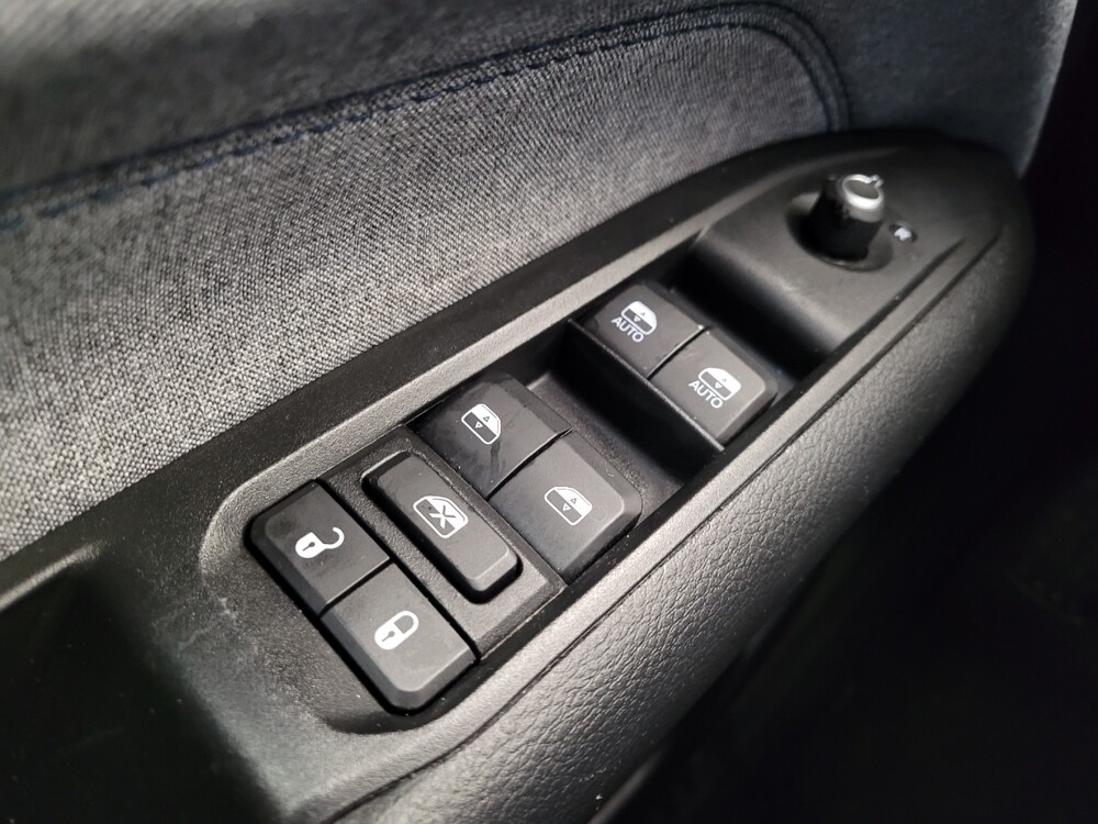 2022 Jeep Compass in Ft Wayne, IN 46805 - 18108601 27