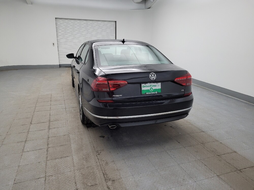 2018 Volkswagen Passat in Miamisburg, OH 45342 - 18108605 6