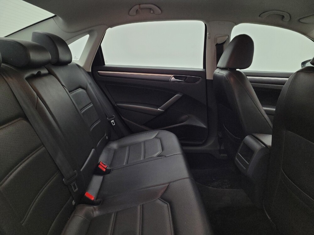 2018 Volkswagen Passat in Miamisburg, OH 45342 - 18108605 19