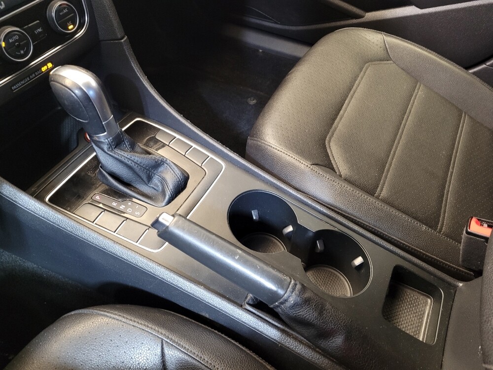 2018 Volkswagen Passat in Miamisburg, OH 45342 - 18108605 26